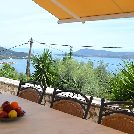 Villa With Heated Pool And Sea View *